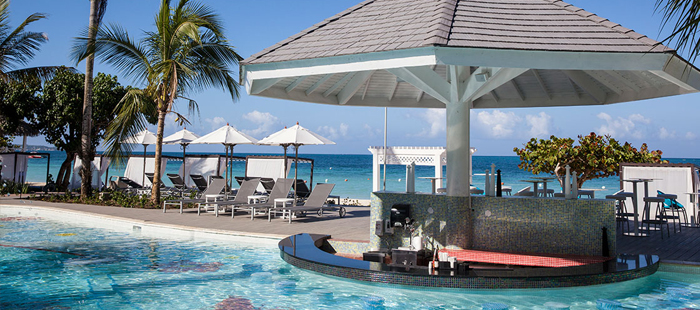 Azul Sensatori Jamaica Dining - Poinsettia Swim Up & Lounge Bar