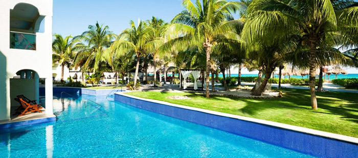 El Dorado Royale Accommodations - Swim Up Ocean Front Jacuzzi Jr. Suites